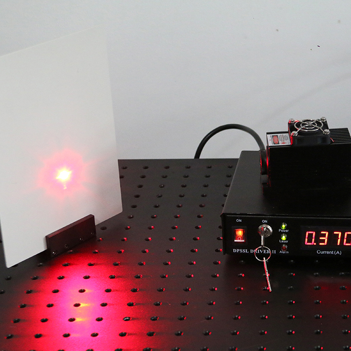 685nm 1W Láser semiconductor Rojo Laser Beam With Power Supply